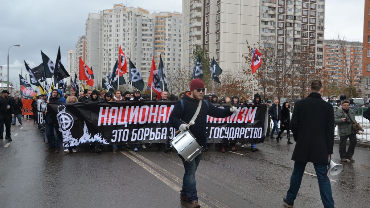 Rusko chce „denacifikovat“. Ale samo je kolébkou neonacismu